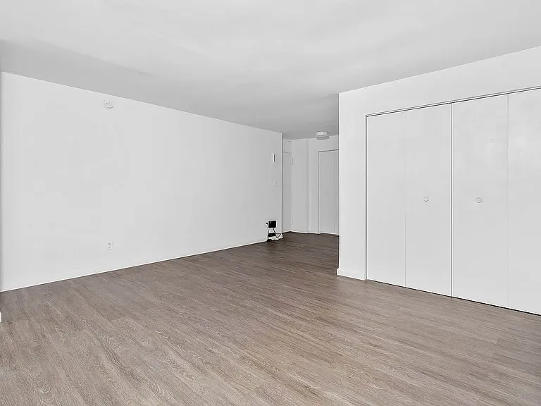 88 Fulton St #L9 — Photo 2