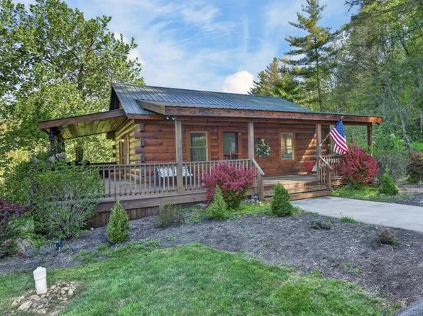 157 Double Bridges Dr, Fancy Gap, VA 24328