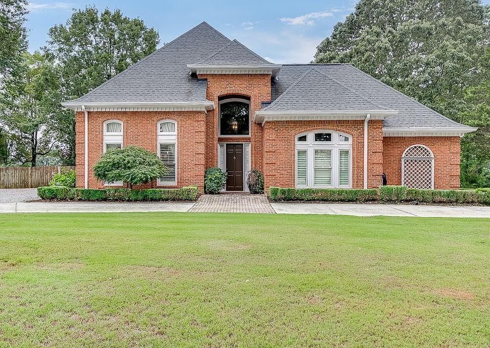 1st image of 2555 Ginger Dr