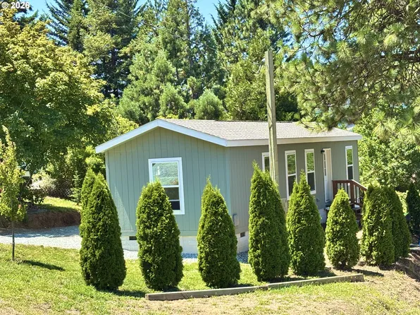 1003 Arburnia St, Myrtle Creek, OR 97457
