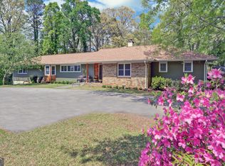 231 Mountain View Dr, Toccoa, GA 30577