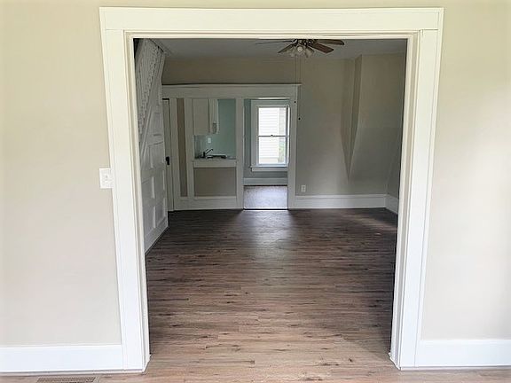 5th image of 304 N Adams St