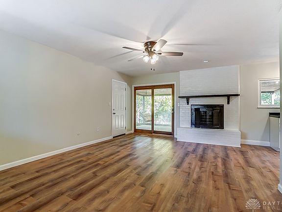 4th image of 161 Lake Forest Dr