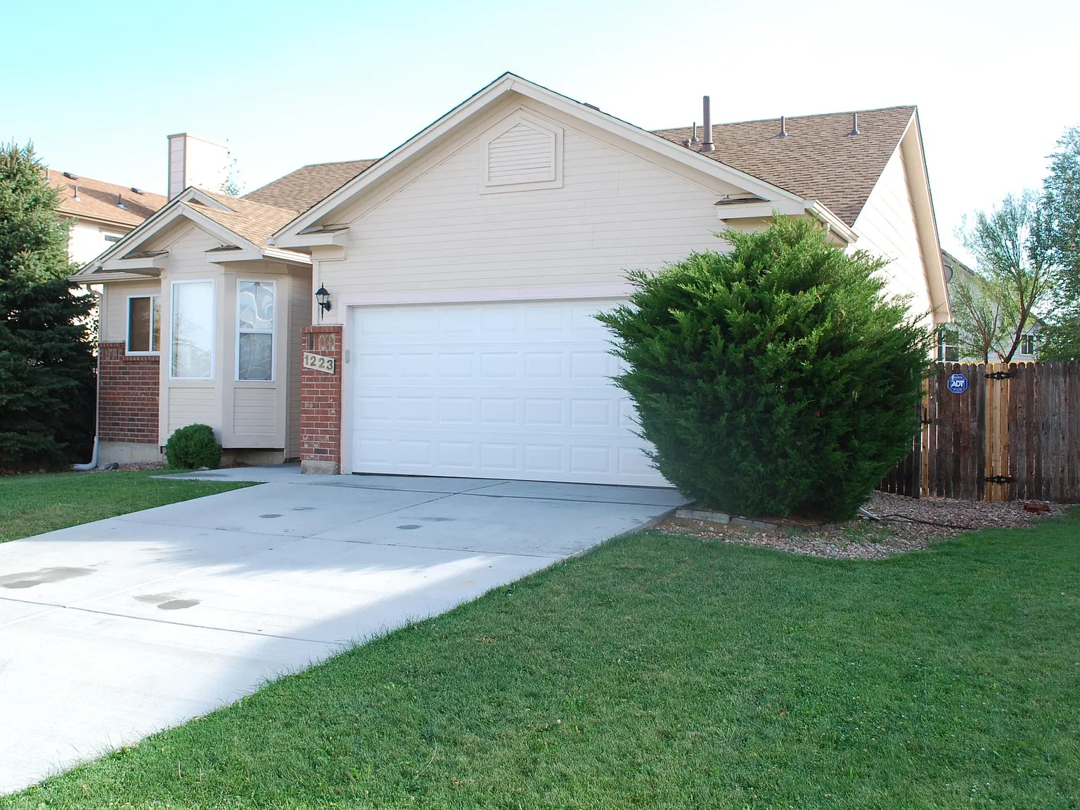 4 bed, 2630 sqft, $2,714 — Photo 1