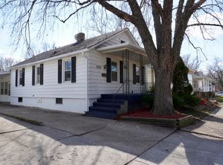 1007 E Taylor St, Bloomington, IL 61701
