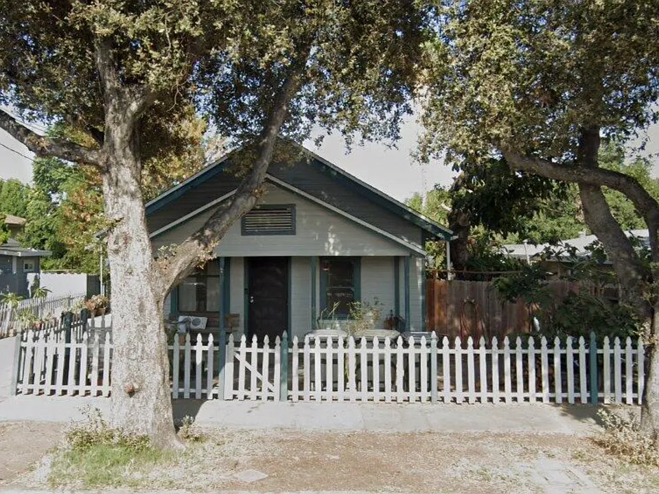 142 S Parker St