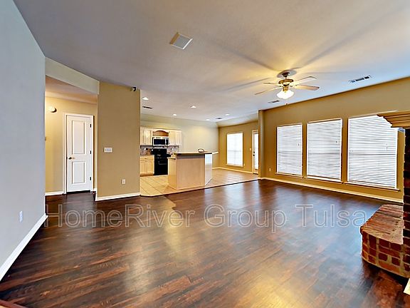 2nd image of 15203 E 90th Pl N