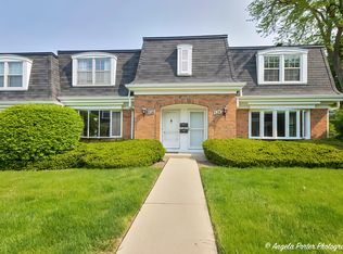 326 Eastern Ave, Barrington, IL 60010