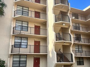 3500 Blue Lake Dr, Pompano Beach, FL 33064