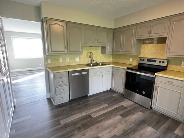 905 Manor Dr #1