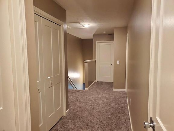upstairs landing/laundry