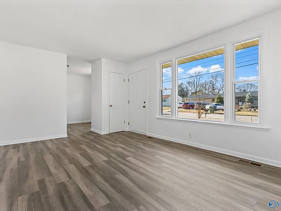 5th image of 3006 Merry Oaks Dr NW