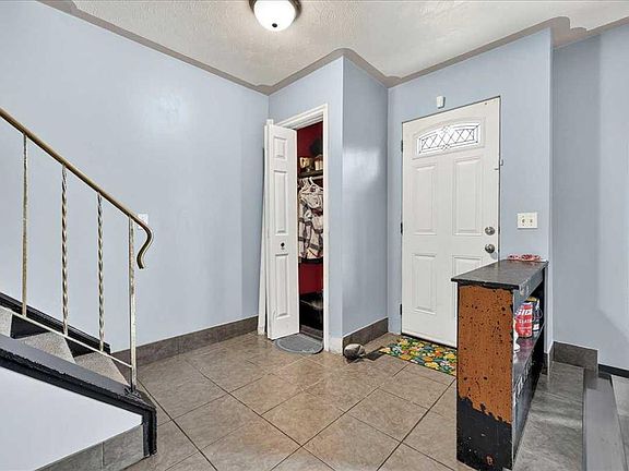 3rd image of 219 E Penworth Dr SE