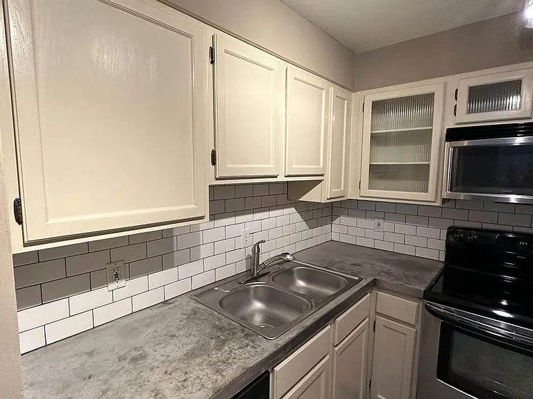 109 N Main St #702 — Photo 7