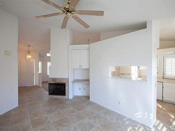 3rd image of 30748 Kenwood Dr