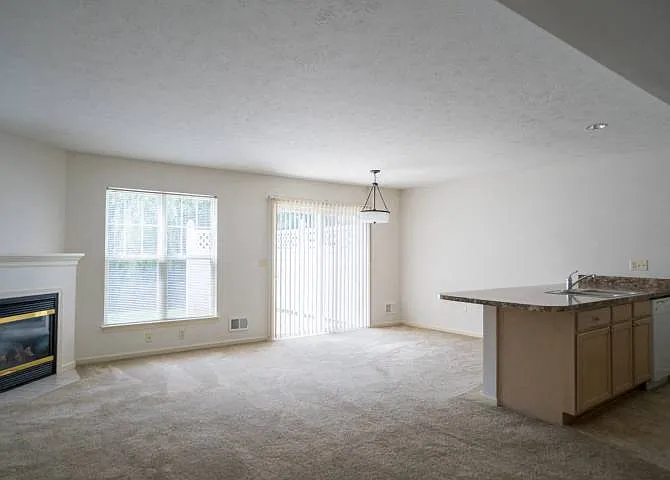 Webster Woods Townhouse Apartments — Photo 31