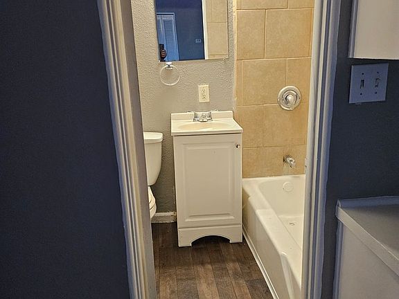 4th image of 1024 Forest Ct APT 16