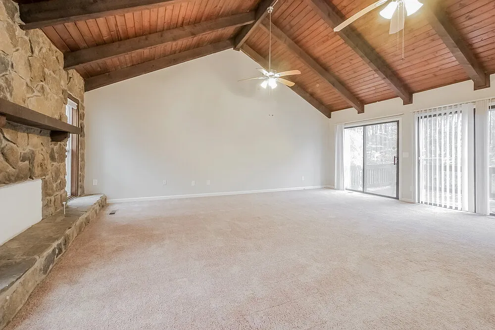 3 bed, 2.5 bath, 1878 sqft, $2,360 — Photo 4