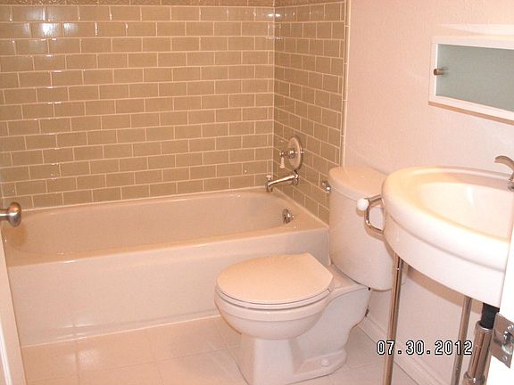 3rd image of 3004 169th Ave NE