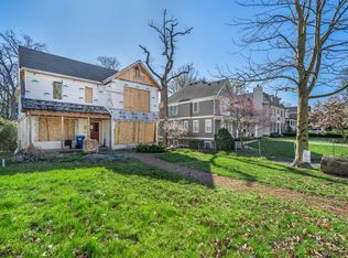 331 Forest Rd, Hinsdale, IL 60521