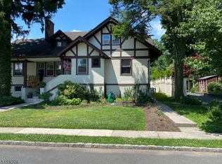 2 De Bary Pl, Summit, NJ 07901