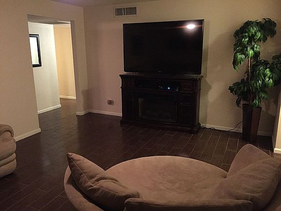 3rd image of 2070 E Fremont Dr
