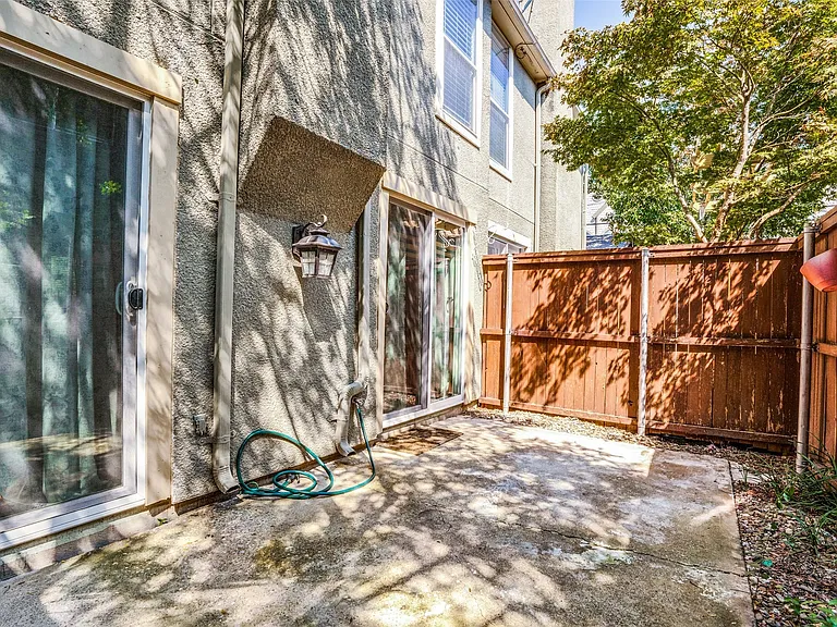 Private outdoor patio!