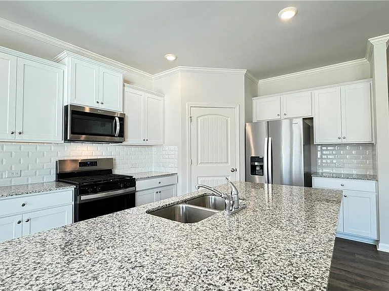 841 Highgrove Way — Photo 8
