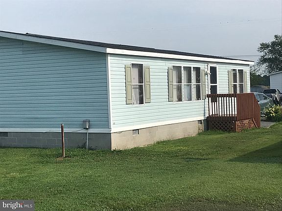 2nd image of 8594 Garden Ln