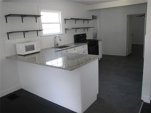 5th image of 4133 Valentine St