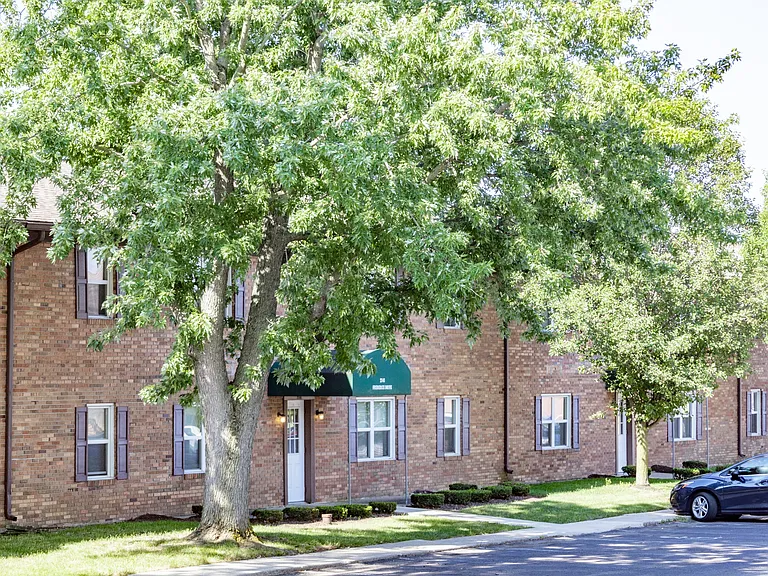 Somerset Apartments — Photo 25
