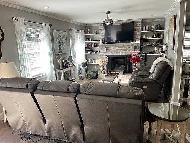 2nd image of 4805 Hathaway Rd
