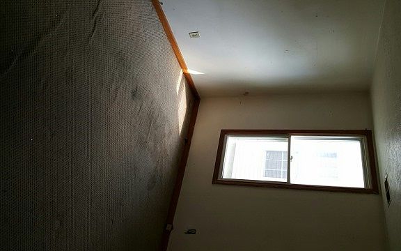 4th image of 436 Mechanic St