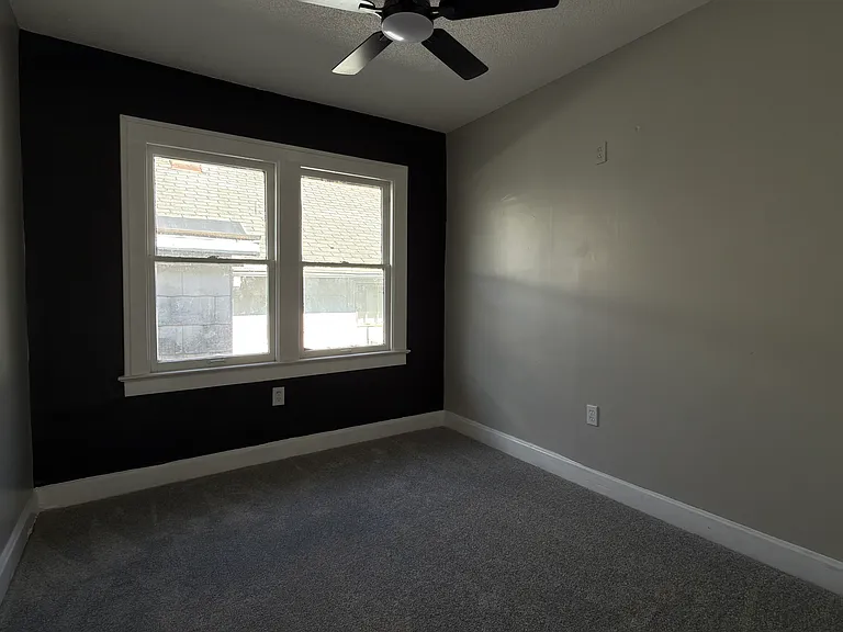 3704 E 35th St — Photo 12