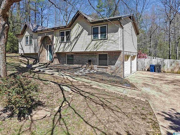 3rd image of 207 Annetta Cir