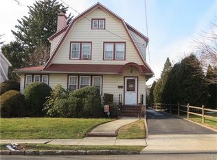 21 Archer Dr, Bronxville, NY 10708