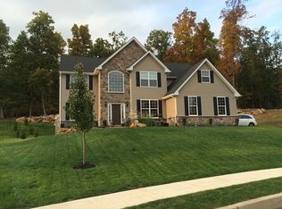 1039 Victor Dr, East Greenville, PA 18041