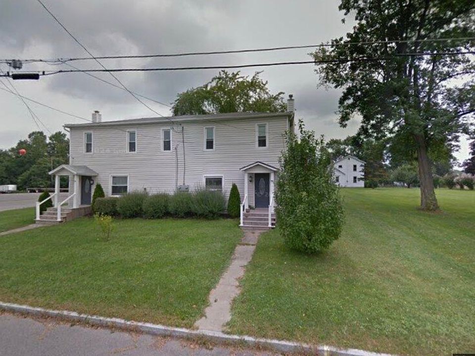 2nd image of 90 Mason St