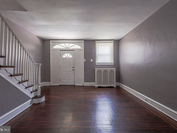 3rd image of 885 Granite St