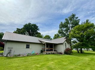 402 W Johnson St, Enfield, IL 62835