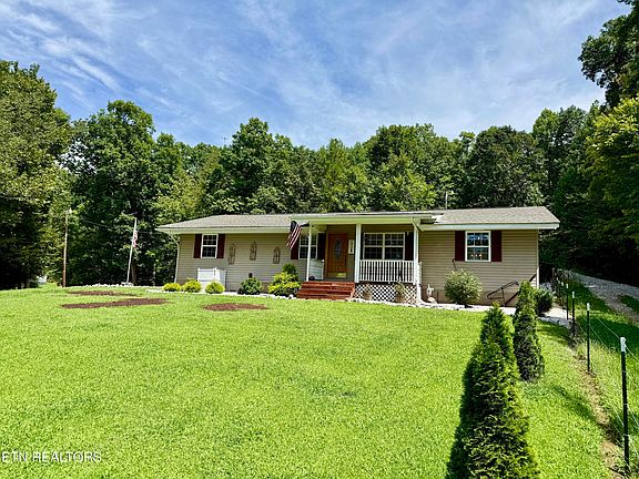 2nd image of 531 Winona Rd