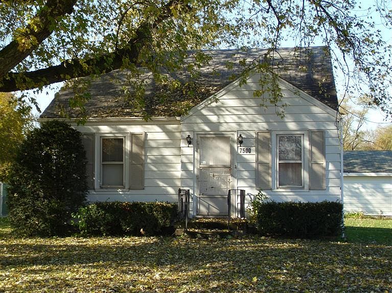 1st image of 7500 Taft St