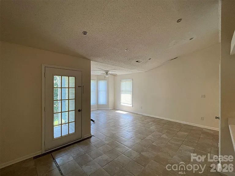 7368 Rose Terrace Ct — Photo 11