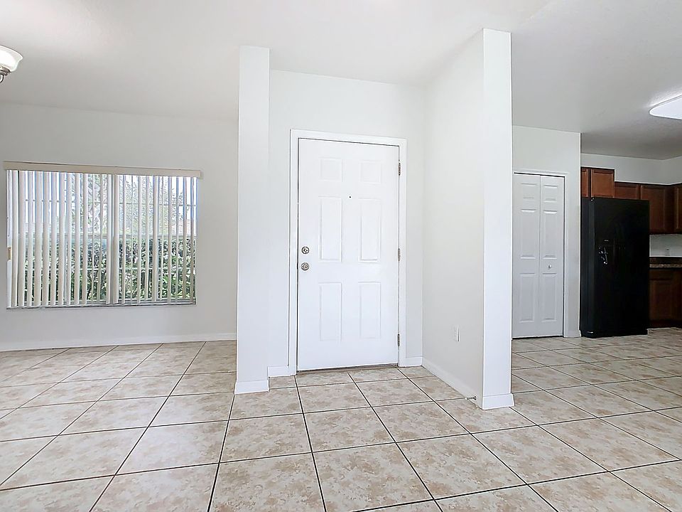 1st image of 4044 Marina Isle Dr