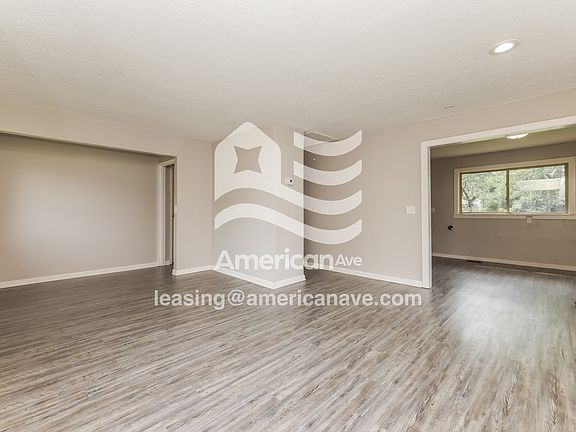 1687475_003_living_room_3.jpg