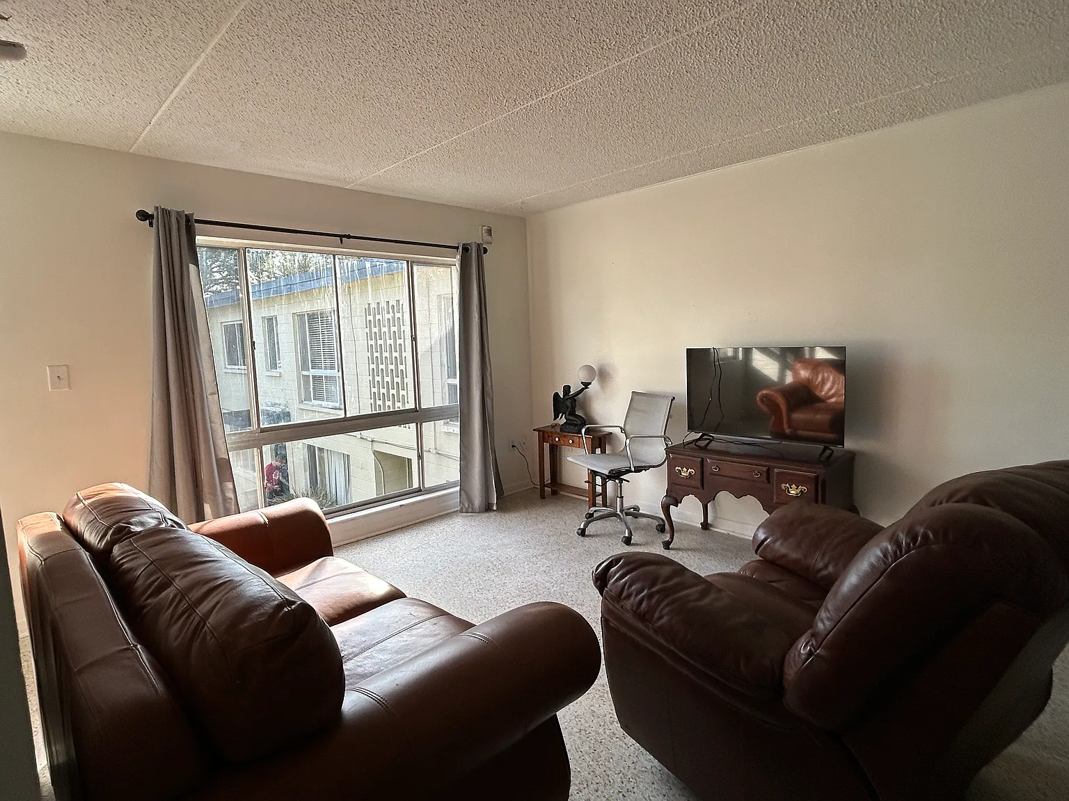 2 bed, 900 sqft, $1,100 — Photo 1