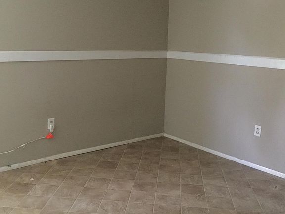 5th image of 308 W Pershing St #B