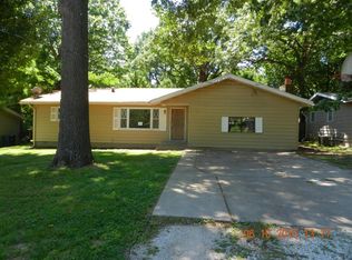 1049 S Gelven Ave, Springfield, MO 65804