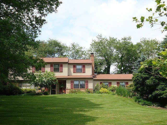 For Sale: 1522 Fox Run Dr., Coatesville, PA 19320