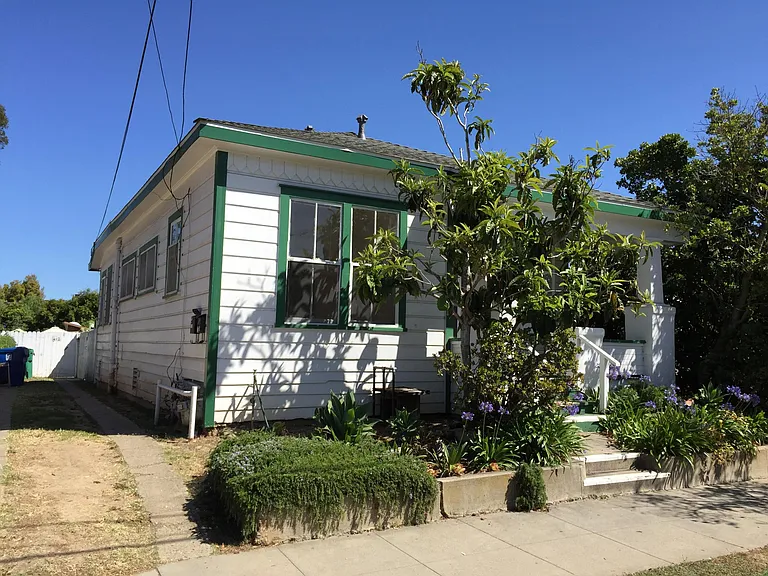 510 E Victoria St #A — Photo 16
